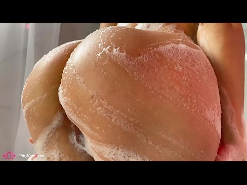 ❤️ Brunette masturboi pillua vibraattorilla intensiiviseen orgasmiin suihkussa ☑ Kova porno at fi.pornhdvideos.ru